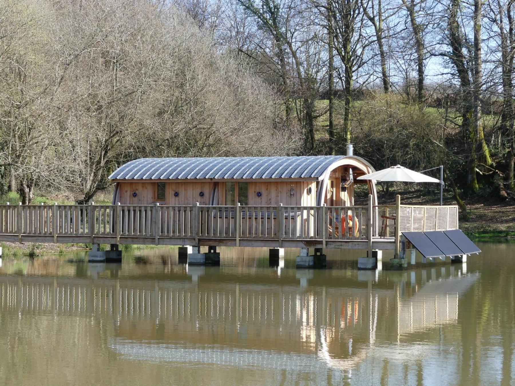 Domaine De La Clauzade Bed & Breakfast Saint-Germain-les-Vergnes Luaran gambar